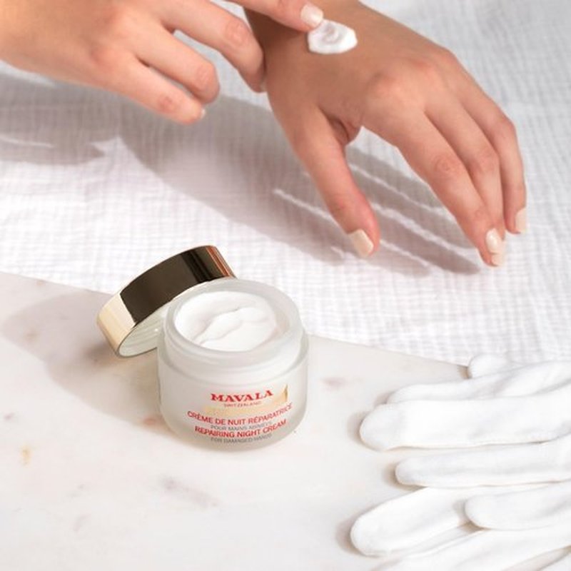 MAVALA Repairing Night Cream for Hands| Dry hands Treatment | Cracked Hands Repair| Overnight Hand Moisturizer | 30 Day Treatment | Moisturizing Gloves | 2.4 Oz