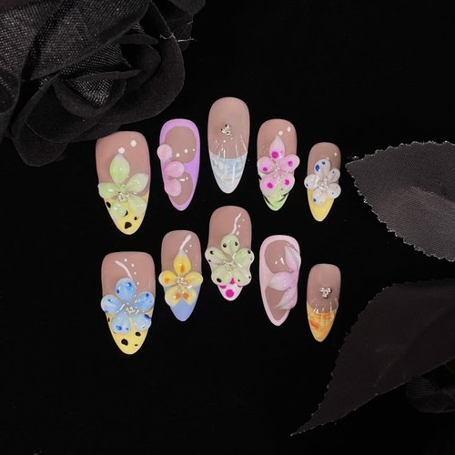 Handmade Press-On Nails 3D Floral Acrylic Almond Fake Nails Artistic Flower desgin Nail Tips Stick-On Nails Reuseable False Nails for Women and Girls (Floral, M)