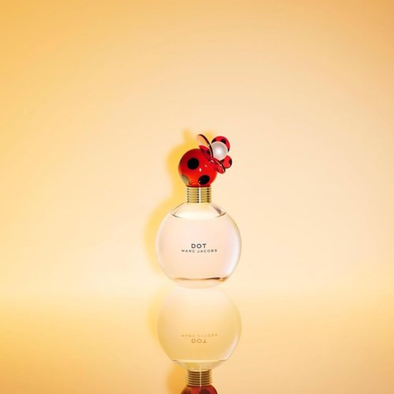 Marc Jacobs Dot Eau de Parfum - Floral Women's Fragrance with Red Berries, Jasmine & Coconut Water