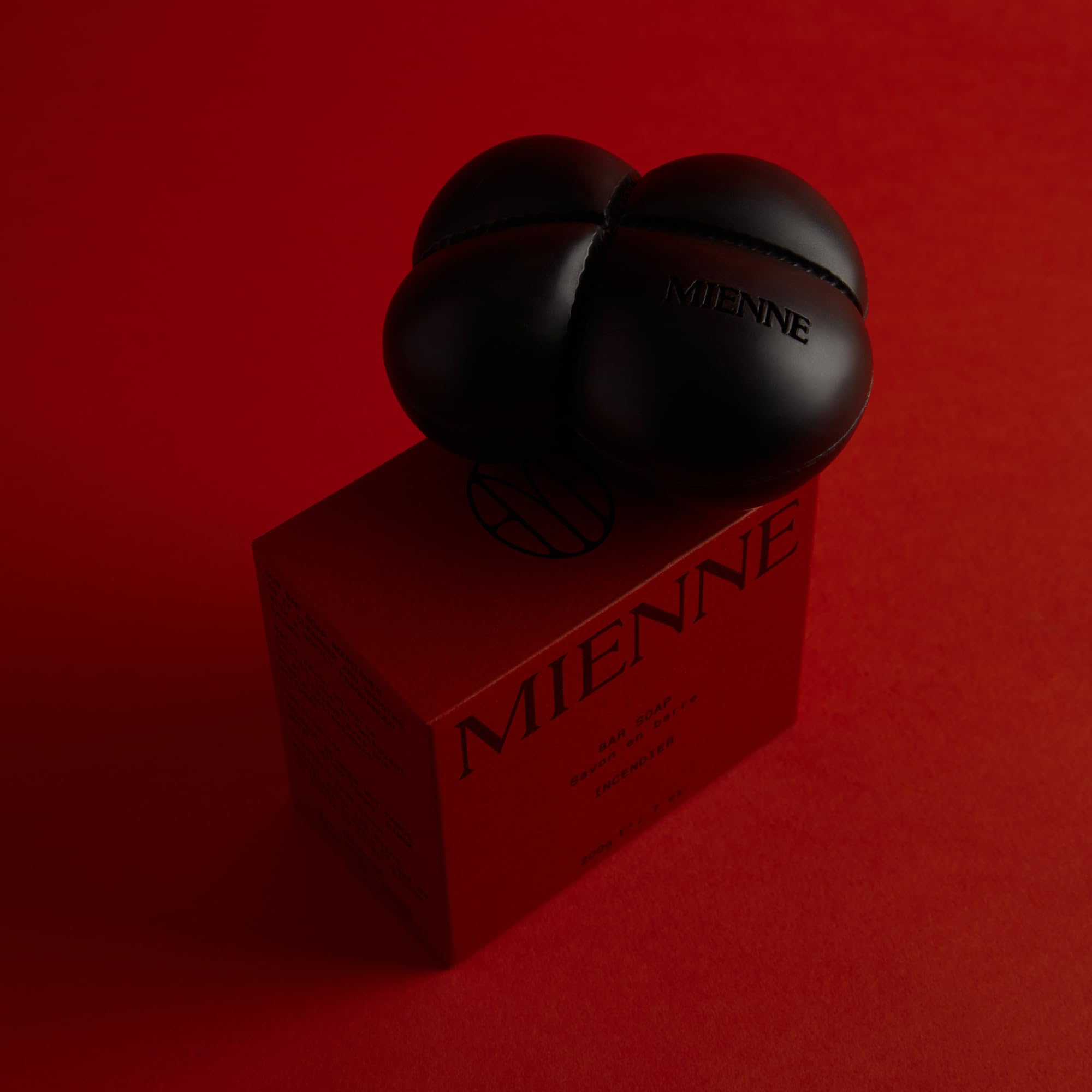 mienne - Body Bar | Warm, Smoky, Sensual | Biodegradable Surfactants, Ultra-Nourishing Shea Butter | Safe for All Skin Types (Incendier; 7 oz | 200 g)