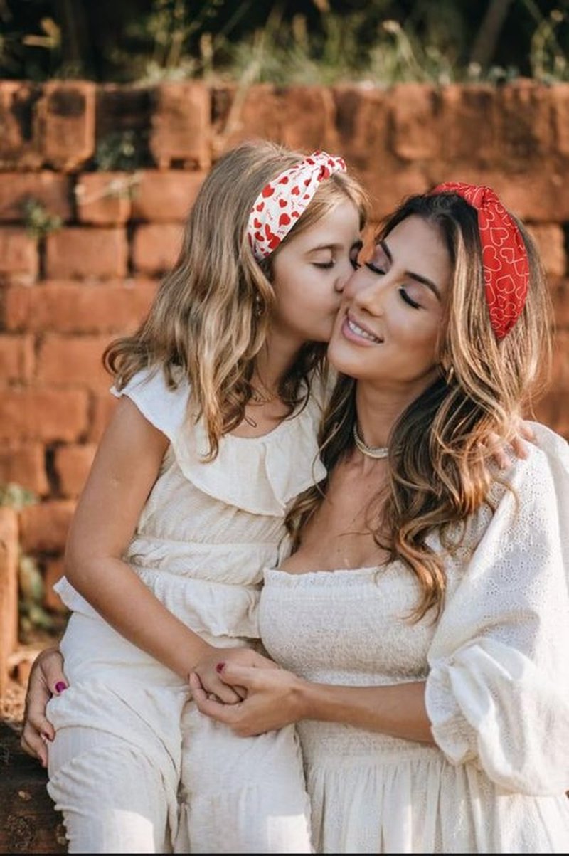Huachi Valentine's Day Headbands for Women Girls Heart Headbands Non Slip Cute Knotted Headband Fashion Women Head Bands for Hair Wide Top Knot Hairband for Women's Hair Accessories