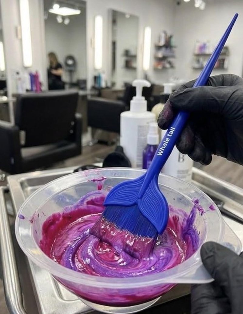 Ocean Hues Hair Dye Brush – Whale Tail Reusable Hair Color Brush Applicator for Dye, Bleach & Treatments – Salon Quality
