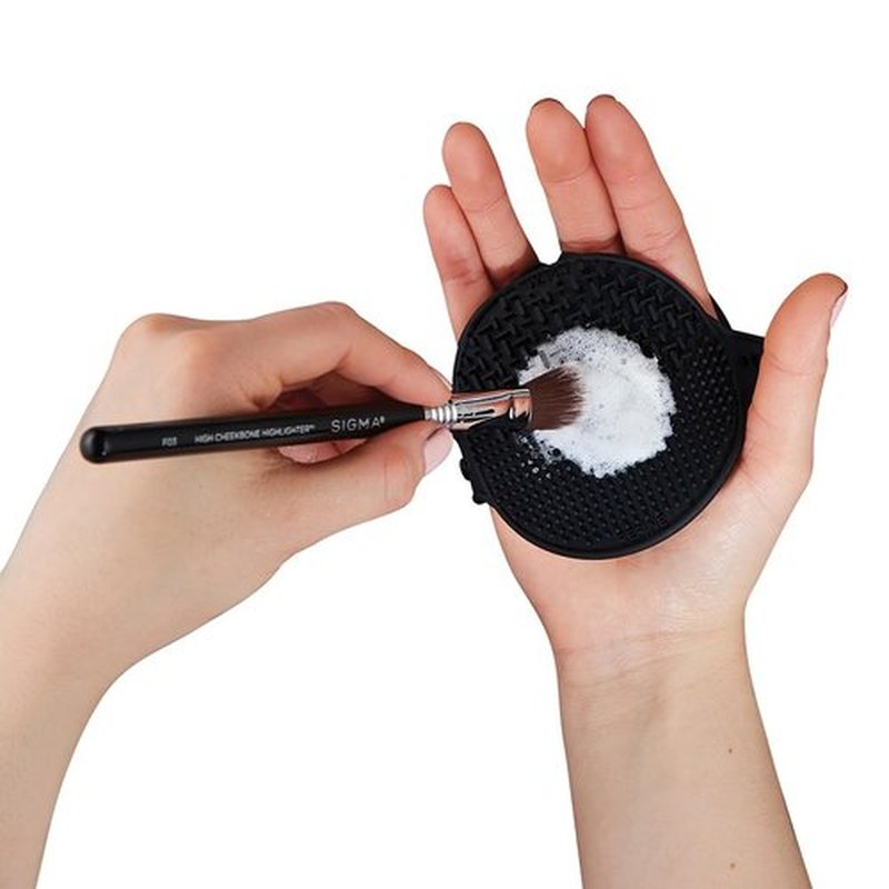 Sigma Beauty - Palmat® Makeup Brush Cleaner - Travel-Friendly & Palm-Sized - Sleek Black Design