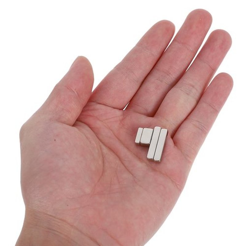 Ipetboom Mini Nail Cat Eye Magnets - 16 pcs Cat Eye Suite Strip for Magnetic Gel Polish - Tangram Magnets Nail Art Design Tools for Home Salon DIY Set Manicure Accessories