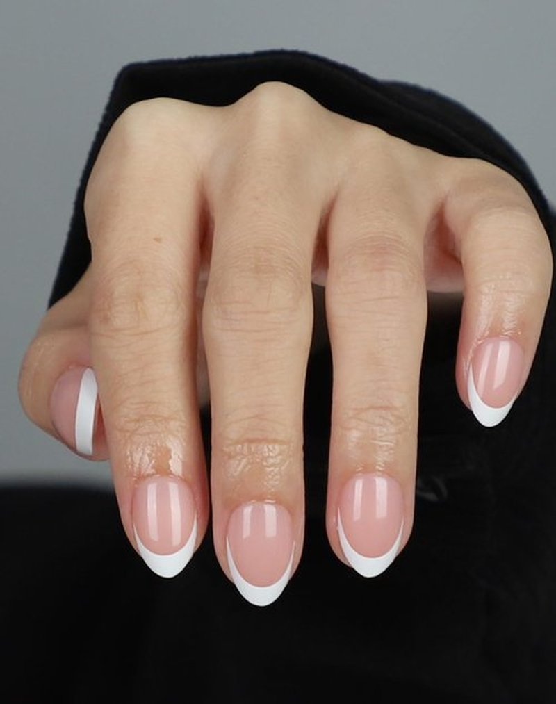 OIFEN 16 Sizes French Extra Short Gel Press on Nails Almond Reusable 32pcs Glossy Fake Nails with Glue and Jelly Stickers,Timeless