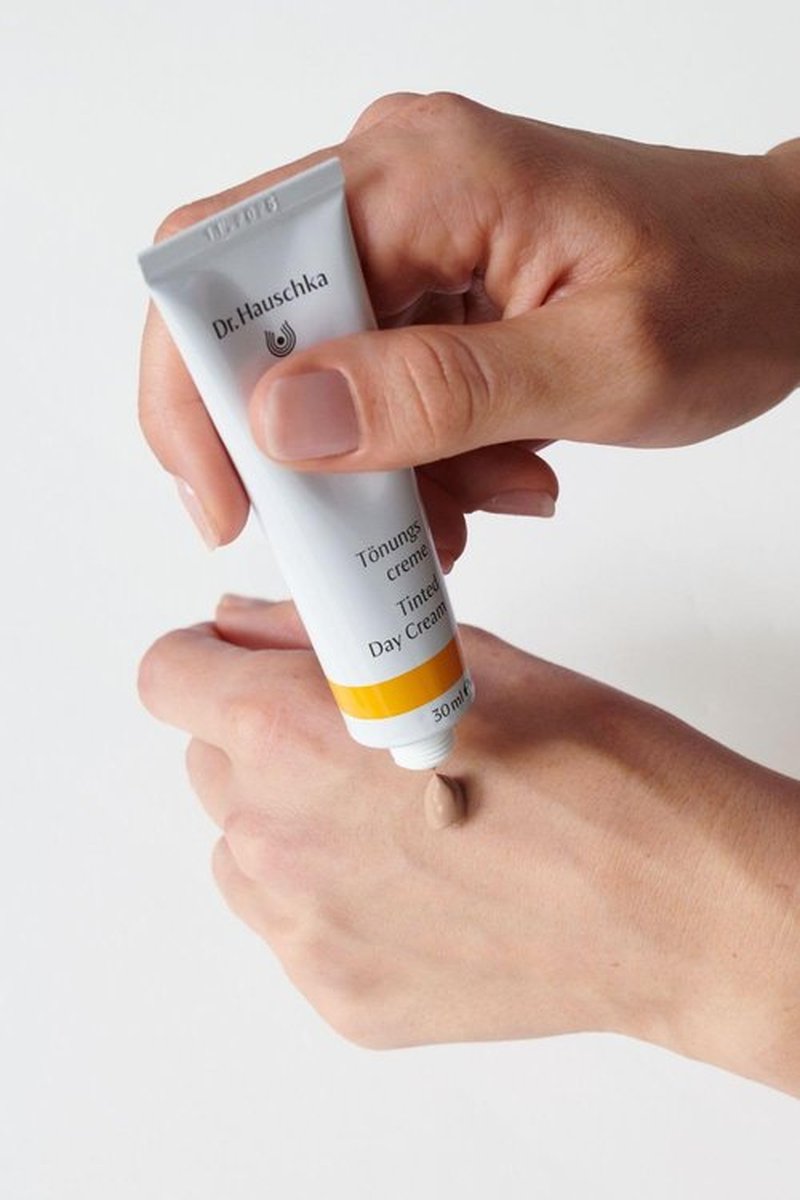 Dr. Hauschka Tinted Day Cream - Hydrating Formula for Radiant Skin | 1 Fl Oz