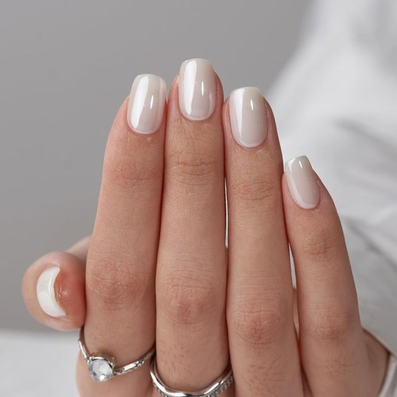 BTArtbox Press On Nails - Short White Soft Gel Nail Tips | Reusable Square Chrome Design in 15 Sizes - 30 Piece Kit
