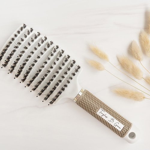 Skiennix Detangling Hair Brush - Gentle Knot Remover with Flexible Bristles | Lightweight Ergonomic Design, White