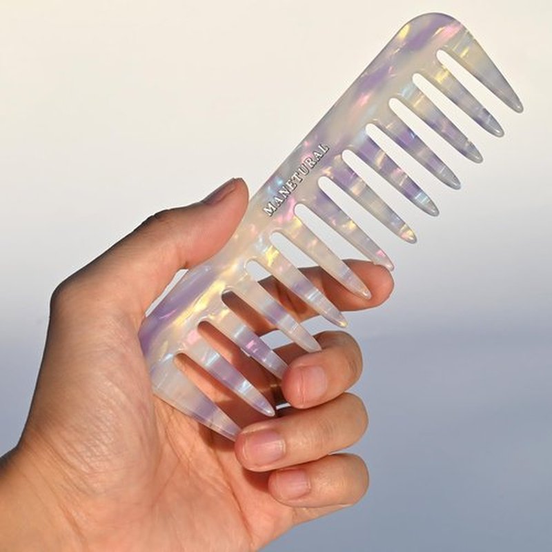 MANETURAL S1 Elegant Wide-Tooth Comb – Lightweight, Travel-Friendly, and Stylish Design for Tangle-Free Hair (White Purple)