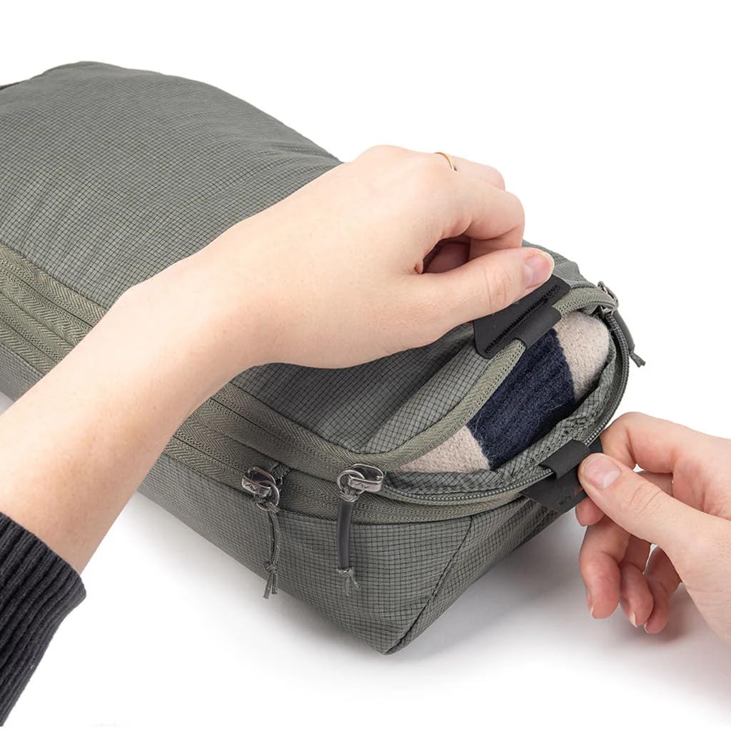 Peak Design Packing Cube, Sage, Weatherproof Luggage Cube with Dual Compartment Organization, Expansion and Compression, Zipper Opening, Travel Organizer for Men and Women, Size S