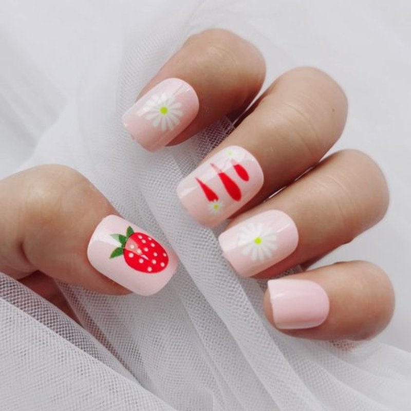 LoveOurHome 288pc Kids Press on Nails Short Square Fake Nails Cute Heart Animal Flower Star Design French False Artificial Fingernails Women Children Girls Manicure Decorations