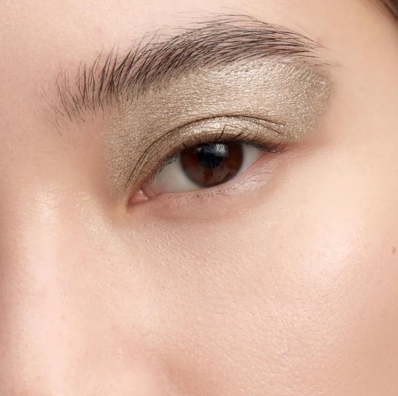 Victoria Beckham Eyewear Longwear Eyeshadow Stick - Versatile Oyster Shade for All-Day Wear