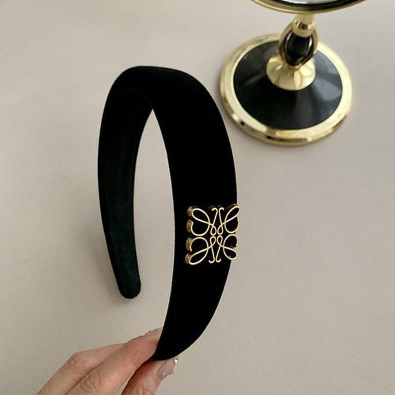Ceoyiler Fashion Headbands, Black Velvet Headband for Women, Classic Retro Design Hair, Suitable for Women Fashion Headband (Black)