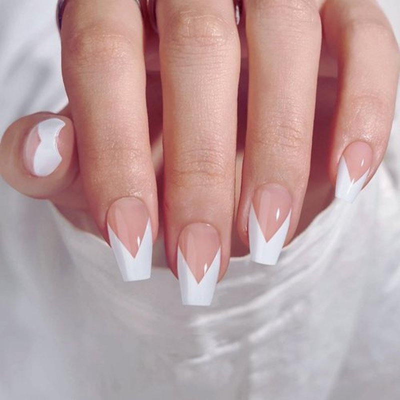 French Tip Press On Nails V Shaped Design - Enhance Your Look with Elegance White French Tip Nails - Natural Soft Gel, 15 Sizes 150/PCS Fake Nails Kit