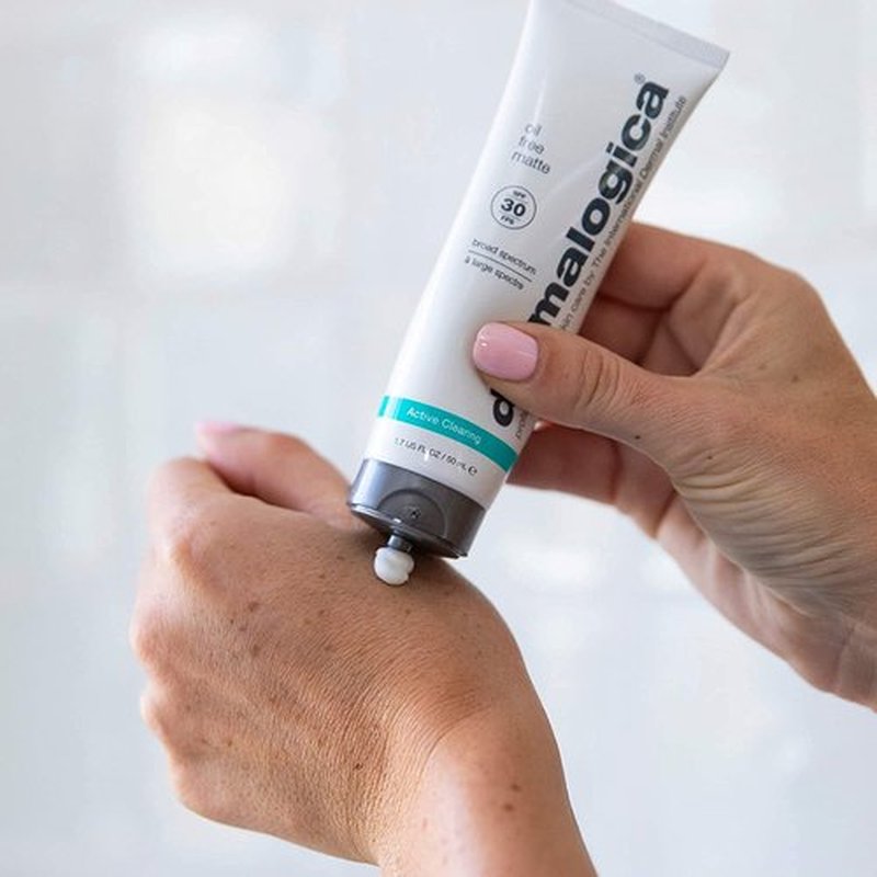 Dermalogica Oil Free Matte SPF 30 | Daily Broad Spectrum Face Sunscreen for Oily Skin - 1.7 Fl Oz