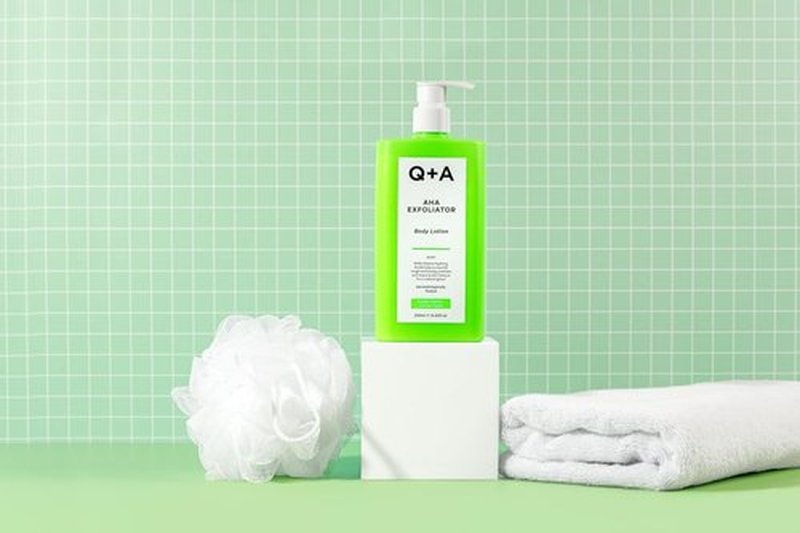 Q+A AHA Exfoliator Body Lotion (250ml), Exfoliating, Smoothing Body Moisturizer with Lactic Acid, Glycolic Acid and Fruit AHAs, Body Butter Alternative, Vegan Body Care