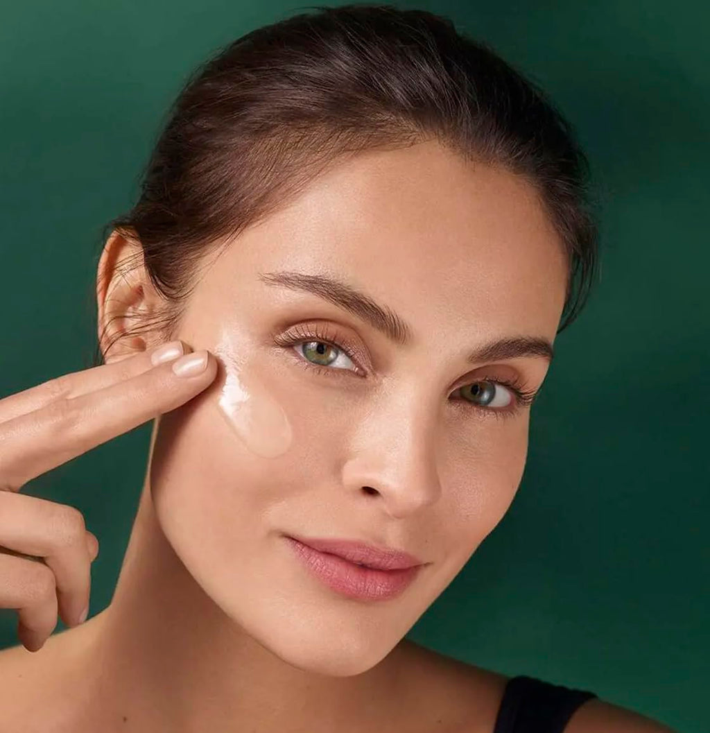 Yves Rocher Lift Pro-Collagen Anti-Wrinkle Lifting Serum, Firming Anti-Aging Face Serum with Plant Collagen & Hyaluronic Acid, Smooths Wrinkles, Improves Elasticity, Hydrating, 30ml / 1 fl oz