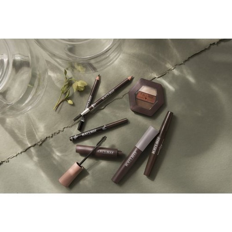 Burt's Bees All Aflutter Multi-Benefit Mascara - 100% Natural, Classic Black, 0.32 Ounce