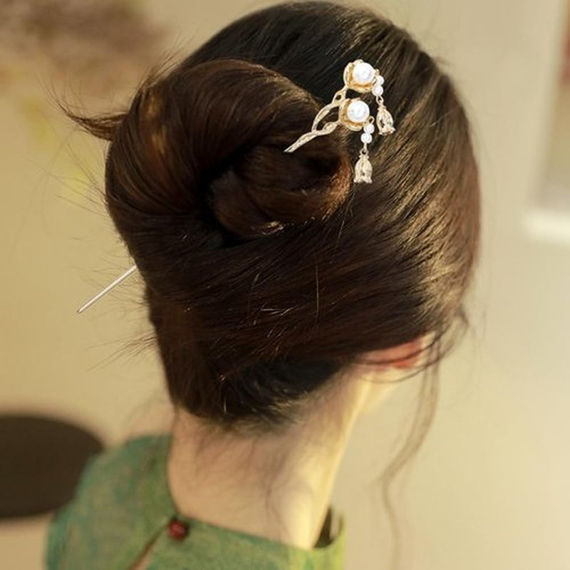 Lawie 10 Pack Retro Gold Metal Long Hair Sticks Pins with Pearl Jade Dangles Tassels Pendants Chinese Hanfu Asian Flower Butterfly Hair Chopsticks Hair Picks Bun Forks Holders Hairpins for Women Girls
