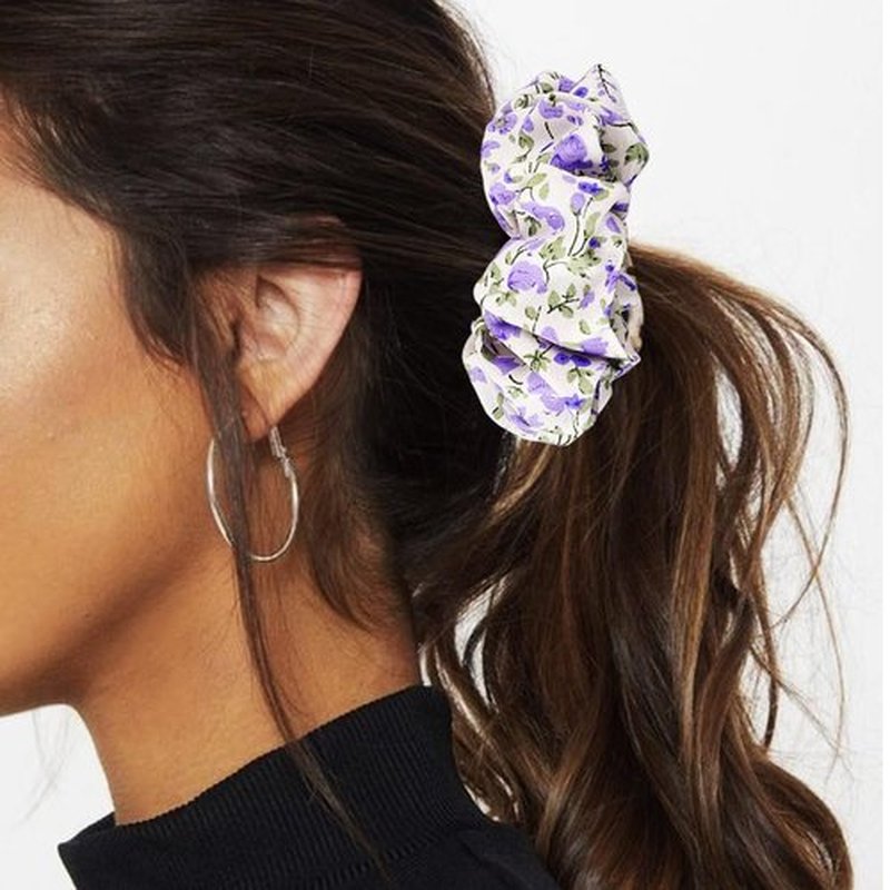 Jewemia Scrunchies for Women Floral Scrunchies Elastic Bracelet Ponytail Holders Hair Accessories for Women and Girls 6pcs (Flower-2)