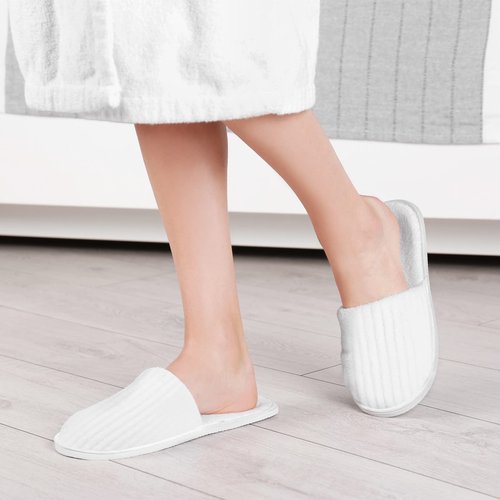 SATINIOR 18 Pairs House Slippers for Guests- Washable Thick Spa Slippers Non Slip Indoor for Hotel Home, Women & Men