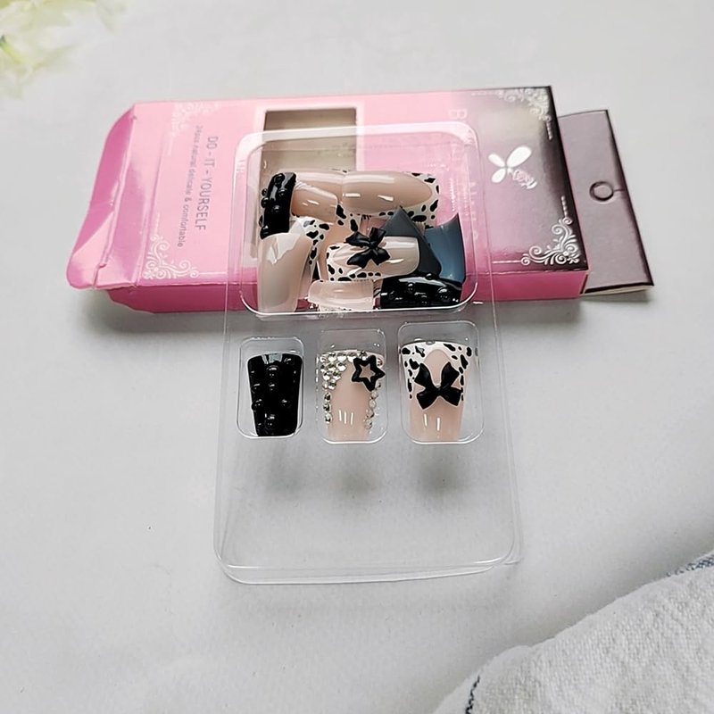 YIHONGYAN Press on Nails Square Short Fake Nails Press ons Nail Art Tips Artificial Acrylic Kit Full Cover Black Duck Mouth False Nails with Cute Bow Star Charms Design Stick on Nails Women 24Pcs