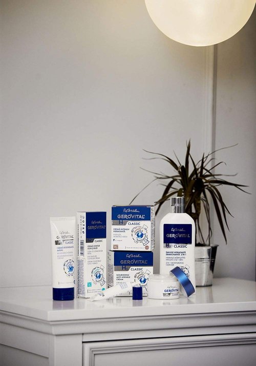 GEROVITAL CLASSIC Moisturizing Hand Cream for Dry, Cracked Hands with Hyaluronic Acid, Juvinity™, Vitamin E, Regenerating Cream, Nourishes and Softens, 100 ml