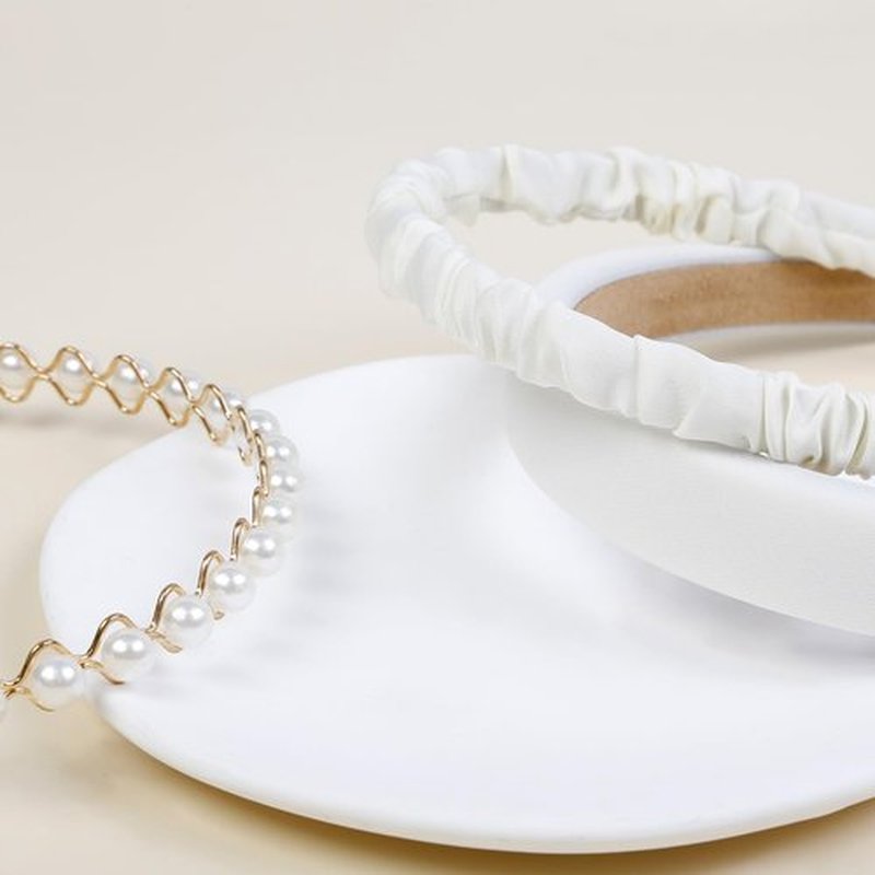 TEBIEKOY 3PCS Headbands for Women & Girls - White Pearl Non-Slip Wide Padded Headbands - Cute & Vintage Women's Hair Accessories