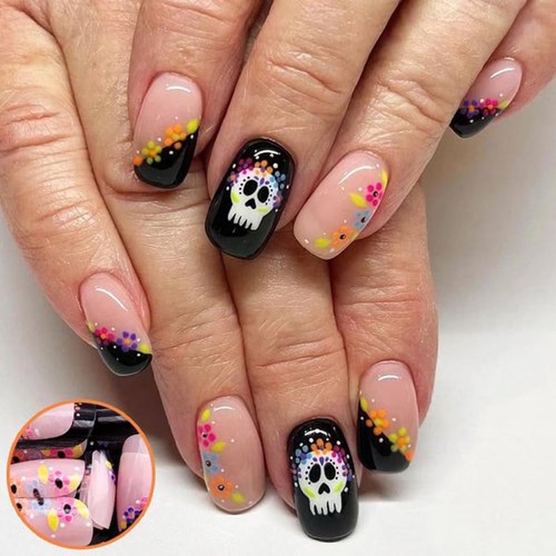 96PCS Halloween Short Press on Nails, Black White French Tips Fake Nails Glossy Square False Nails Ghost Skull Skeleton Spider Halloween Artificial Acrylic Nails for Women Home Salon DIY Nail Art
