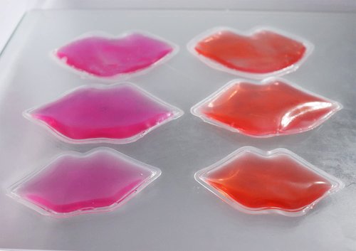 Lip Shaped Ice Pack for Post-Procedure Swelling & Bruising,Reusable Gel Cold Compress for Soothing Relief After Lip Filler,Injections,Small & Flexible for Face & Eyes