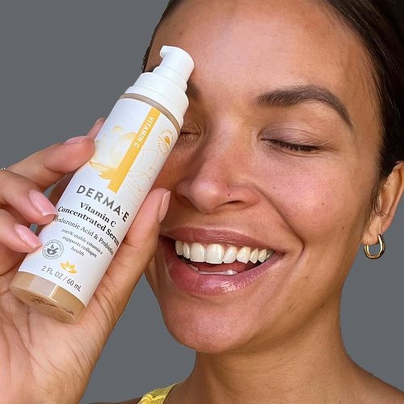 DERMA E Vitamin C Serum - Hydrating & Brightening Formula with Hyaluronic Acid | 2 Oz, All Natural