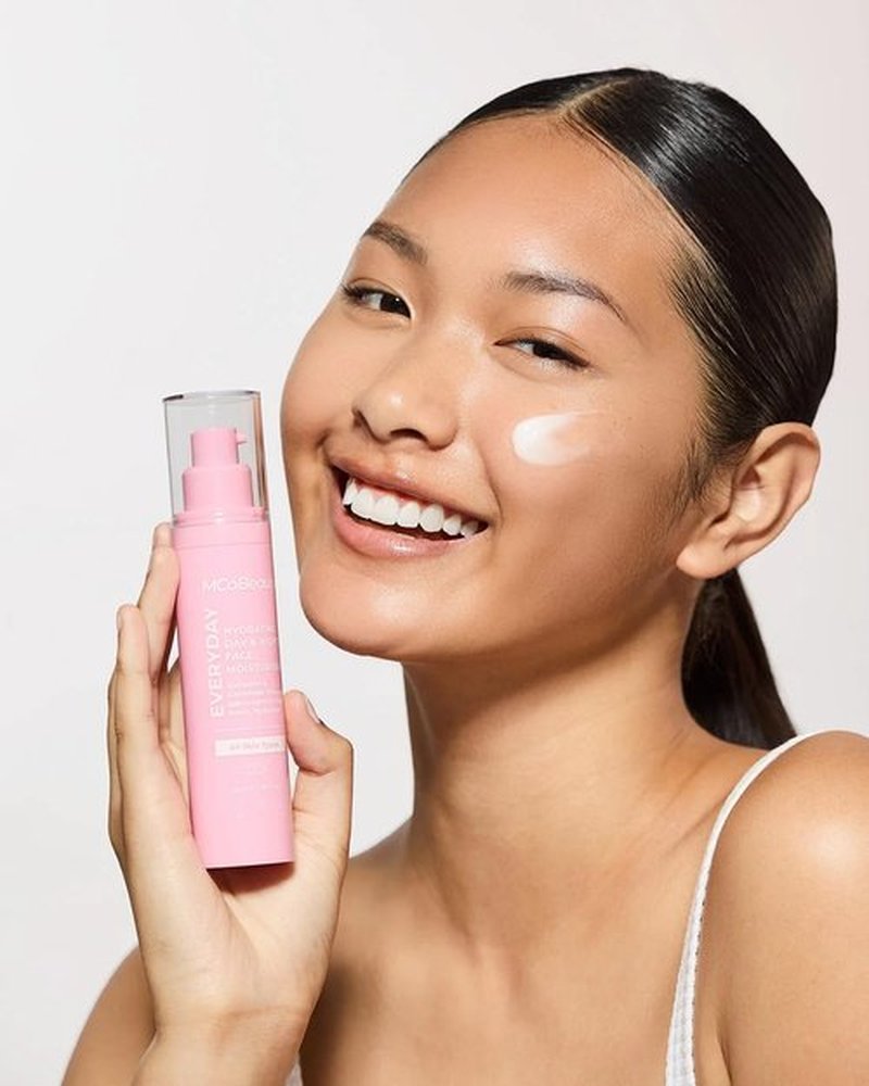 MCoBeauty - Hydrating Face Moisturizer - Plump, Firm, and Brighten Skin - Hyaluronic Acid & Vitamin C - Vegan & Cruelty-Free