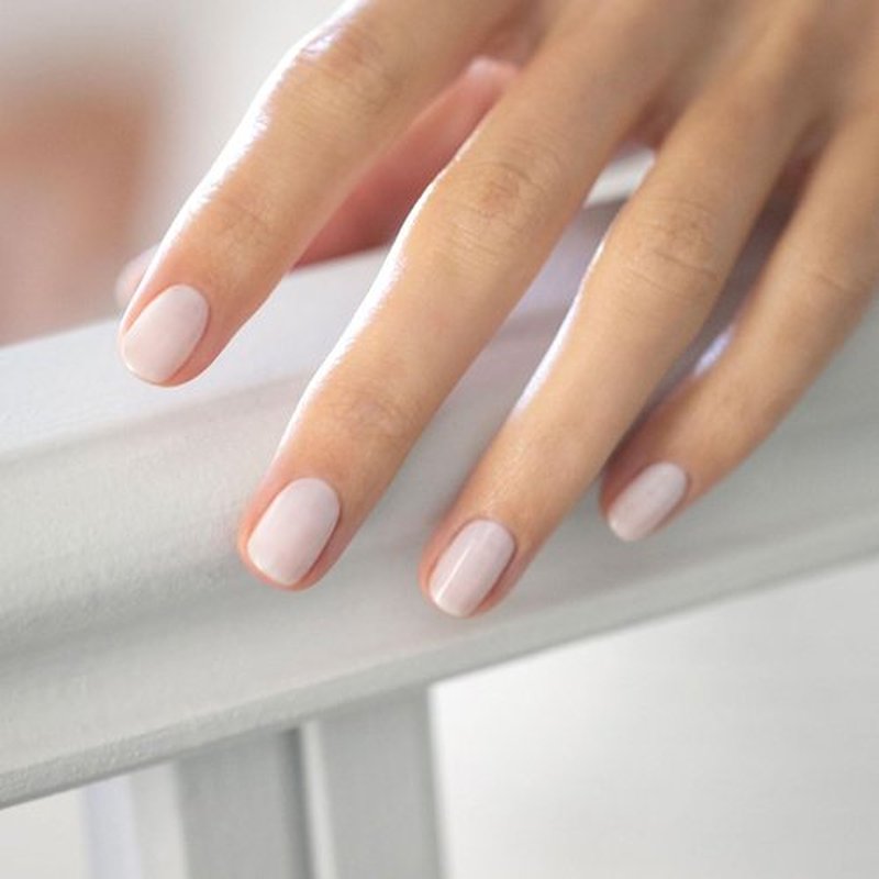 Manucurist Green Quick Dry Nail Polish Milky White - Sheer White Nail Polish - 9-Free, Plant-Based and Vegan - Non Toxic - Natural Classic - Nails Care - Manicure - Made in France - 0.5 fl oz