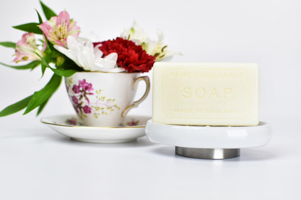 The English Soap Company Vintage Wrapped Soap Bar, Luxury Cinnamon Shea Butter Soap Bar, Moisturising Soap Bar for Face & Body, Cinnamon & Orange Scent 6.7 oz