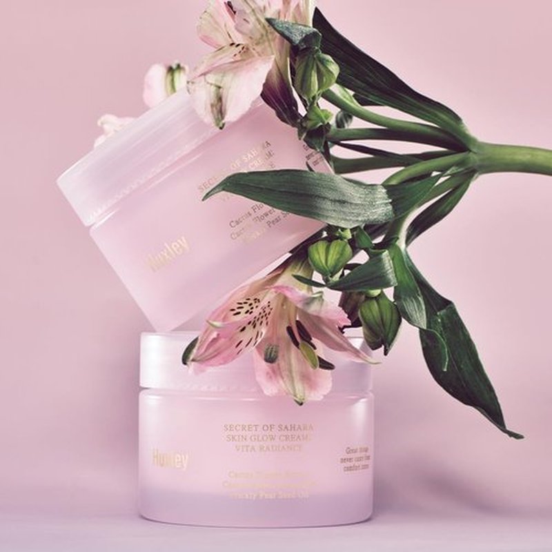 Huxley Secret of Sahara Skin Glow Cream Vita Radiance, 3% Niacinamide Face Moisturizer, Korean Skin Care Gel Cream for Dewy Glow, Glass Skin Finish | 50ml /1.69 fl. oz.
