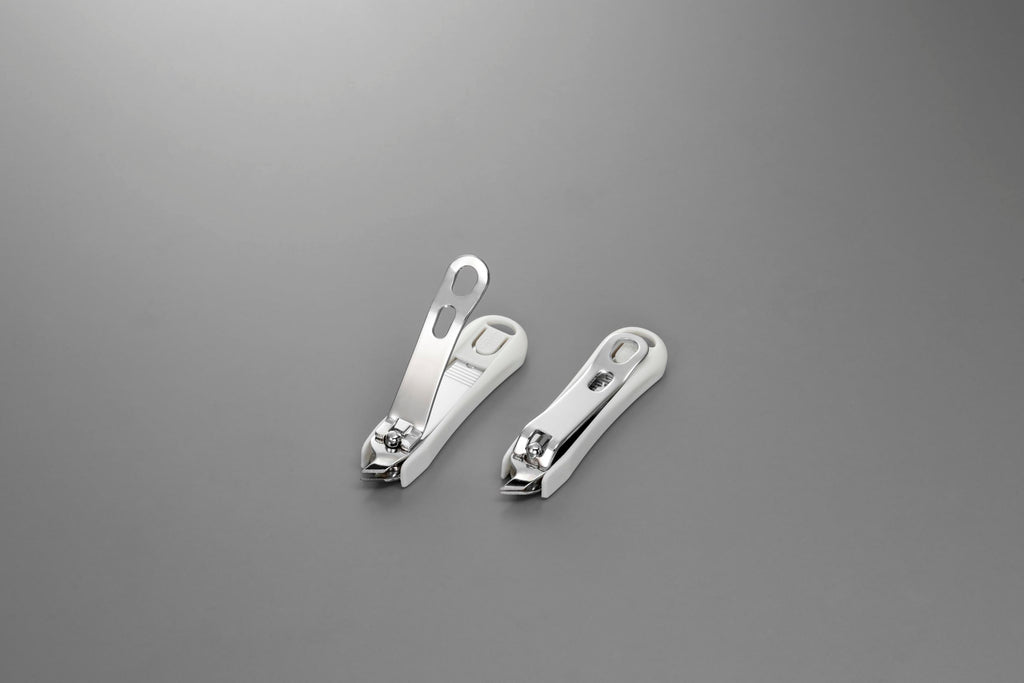 SE-033 – Shear with Lime File, White