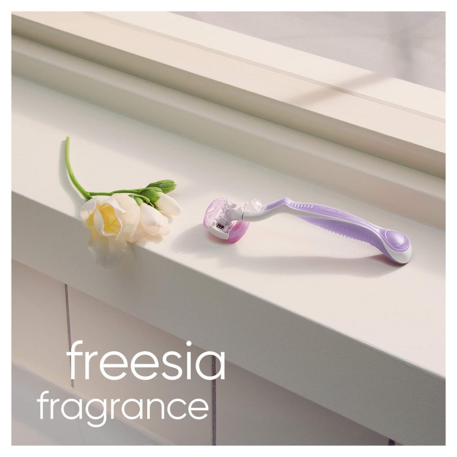 Gillette Venus ComfortGlide Freesia Women's Razor - 1 handle + 2 refills (Pack of 2)