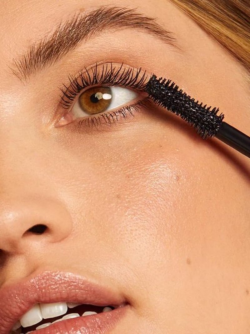 ILIA Fullest Volumizing Mascara - Weightless, Buildable Formula for Smudge-Free, Healthier Lashes | Non-Toxic, Vegan, Cruelty-Free (Full Size; 0.32 fl oz | 9.5 ml)