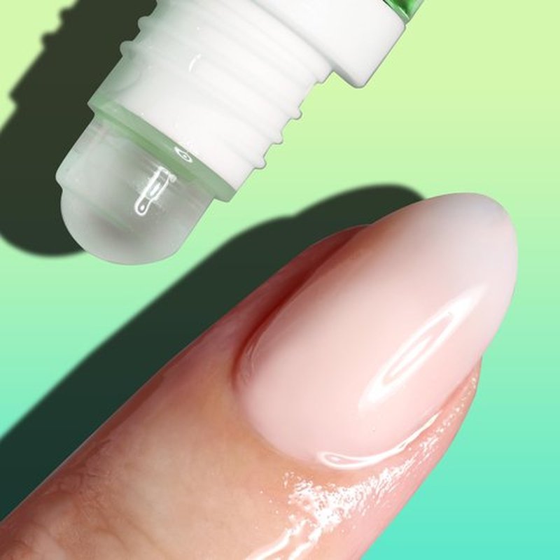 LONDONTOWN Roll and Glow Cuticle Oil - Nail Care Strengthener and Moisturizer for Dry Cracked Cuticles, Travel-Friendly Nail Treatment - Agave Pear, 0.2 Fl oz
