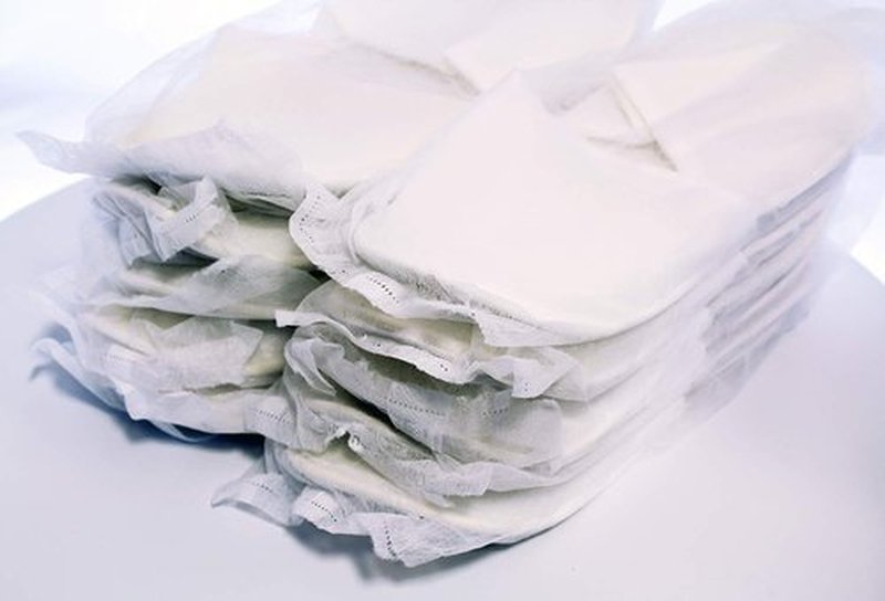 CHOCHILI 10 Pairs Fabric Packed Economy Disposable Hotel Slippers for Airbnb Spa Salon Party Wedding Guests - Fits up to Adult US Men Size 10 & Women Size 11, White