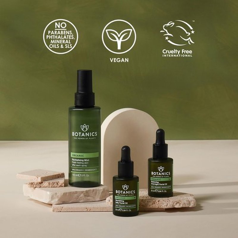 Botanics Overnight Face Oil for Men - Hydrating Nighttime Face & Beard Oil for Dry Skin - Lightweight, Non Greasy & Powered by Rosehip Oils - Vegan & Cruelty Free Men's Skincare (0.84 Fl Oz)