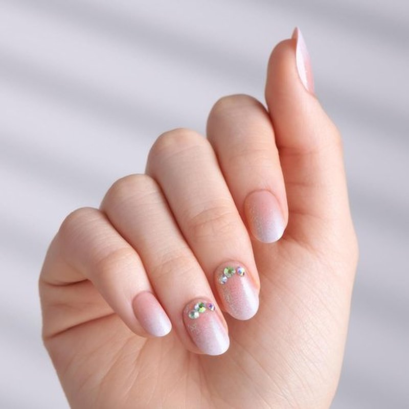 KISS imPRESS Press-On Nails - No Glue, 'Even Better' Design, Pink Oval Shape, Short Size, 30 Nails Included