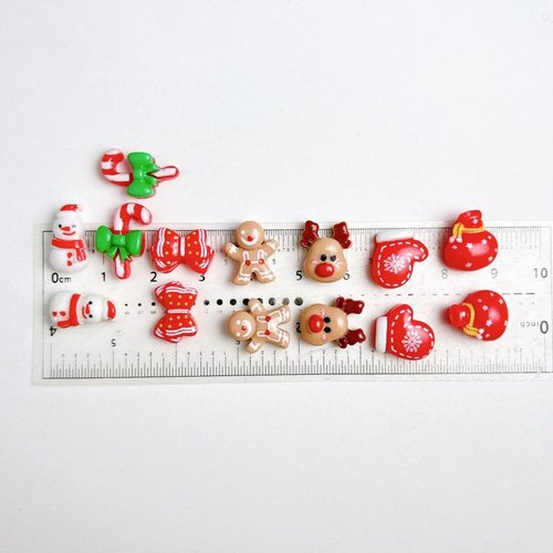 40Pcs Christmas Nail Charms Mixed 3D Nail Art Craft Resin Charms Cute Nail Design Xmas Nail Charms and Gems Snowflake Christmas Tree Snowman Elk Gingerbread Man Nail Accessories for Women DIY Manicure