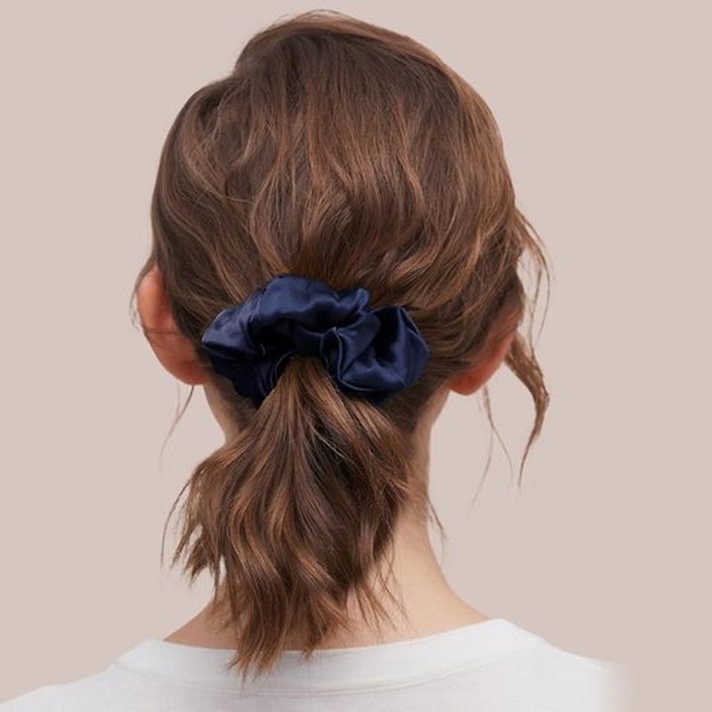 LILYSILK Silk Hair Scrunchies for Frizz & Breakage Prevention 100% Mulberry Silk Hair Ties No Damage Elastic Silk Ponytail Holders, 1Pc, Navy Blue