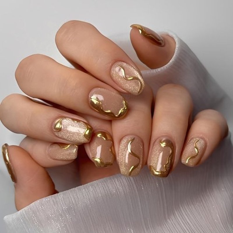 CUZIAM Gold Press on Nails Short Square – Soft Gel Nude Cat Eye Glitter Sparkle Fake False Nails with 3D Gold Lines Design for New Year Winter, Full Cover Stick on Nail with Glue for Women,24PCS