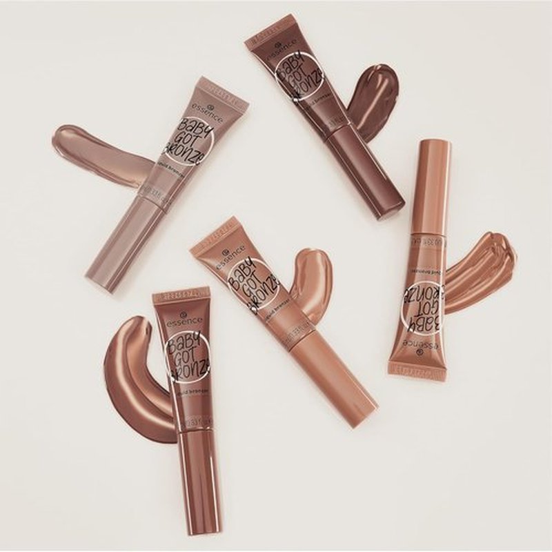 Essence | Baby Got Bronze Liquid Bronzer - Lightweight, Buildable Formula with Sponge Applicator | Vegan & Cruelty-Free (20 | Sunkissed Sweety)