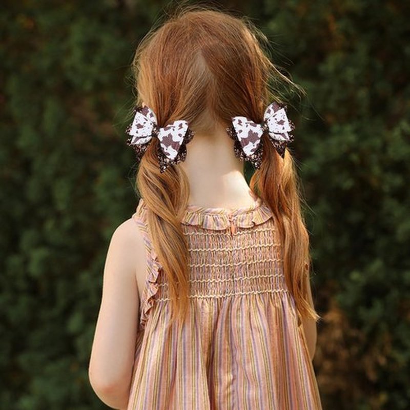 2 Pack 3.5-Inch Glitter Sparkly Brown Cow Hair Bow Clips for Western Cowgirls Cute Moo Cow Alligator Hairpins Barrettes Toddler Teens Women Kids Birthday Party Decorations Gift
