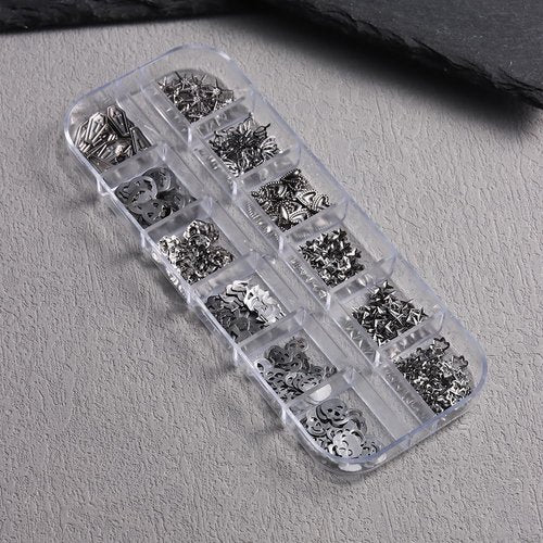 Halloween Nail Art Glitter Sequins 3D Holographic Skull Pumpkin Ghost Butterfly Cat Coffin Love Star Halloween Gold Silver Glitter for DIY Nail Art Halloween Party 24 Grids