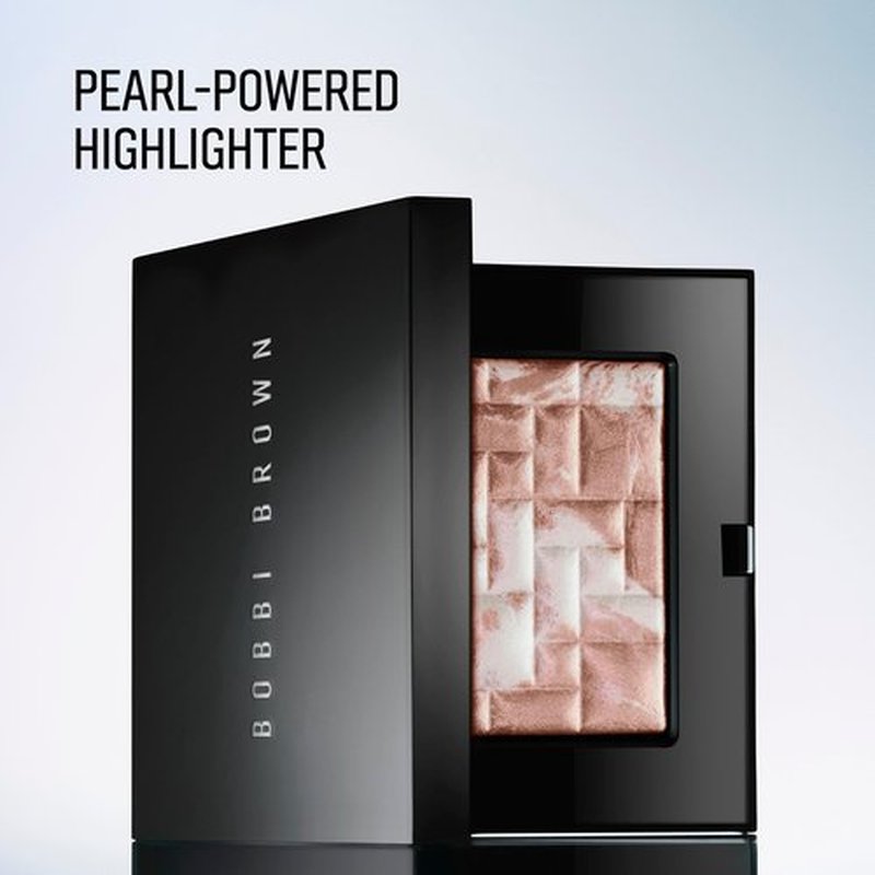 Bobbi Brown Highlighting Powder | Pearl-Infused Highlighter Makeup For Luminous Cheeks & Eyes | Gel-Powder Hybrid, 0.28 Ounce, Peach Glow