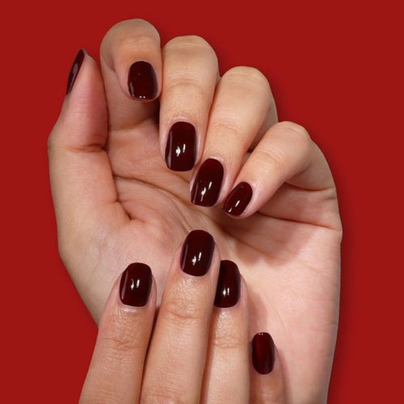 LONDONTOWN lakur Nail Polish - Chip-Resistant, Non-Toxic, Conditions & Hydrates Nails | Glossy Maroon Red, Naughty List, .40 fl oz